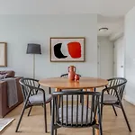 Midtown 2Br W Gym Doorman Nr Times Square Nyc-1400