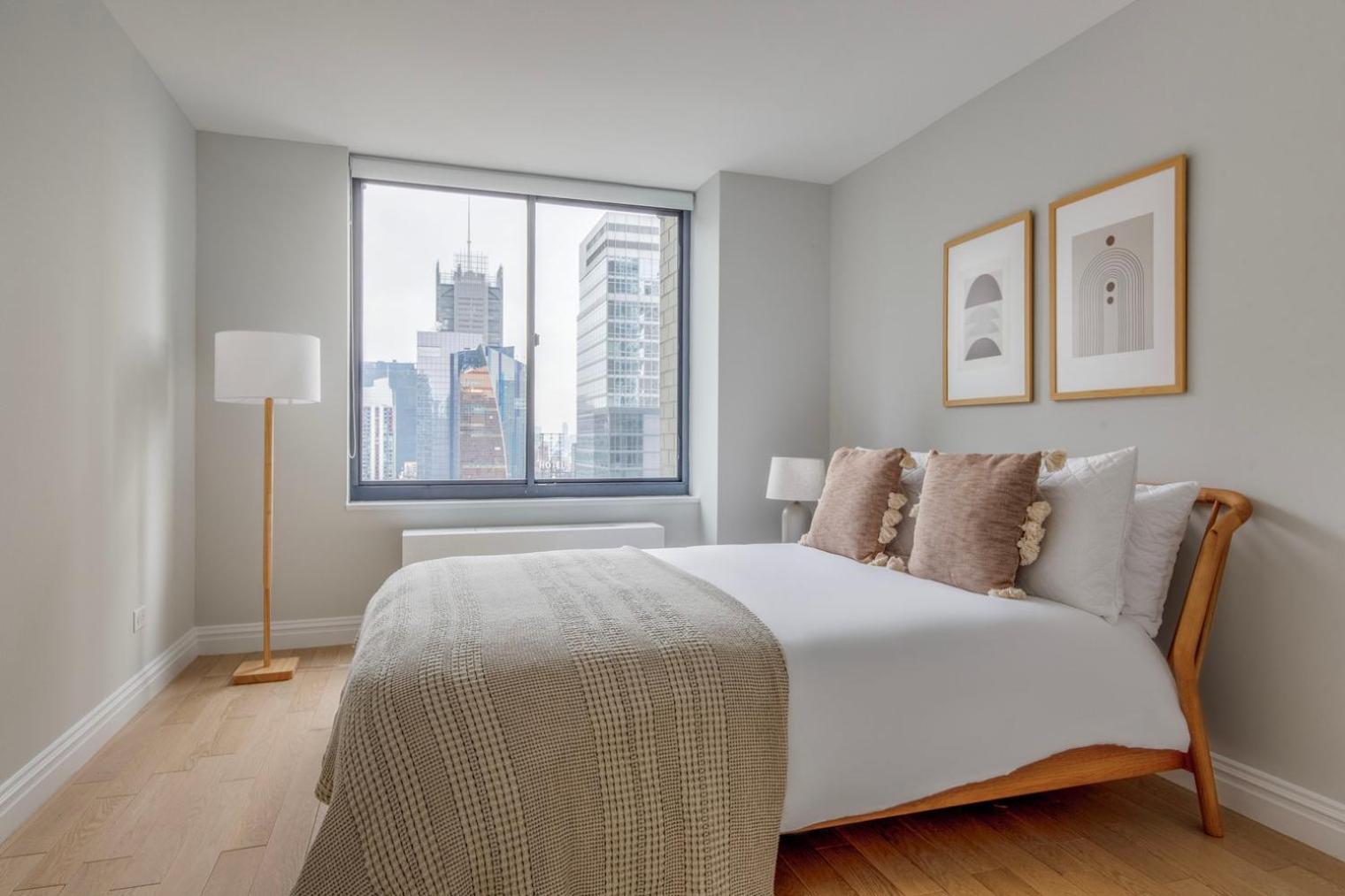 Midtown 2br W Gym Doorman Nr Times Square Nyc-1400